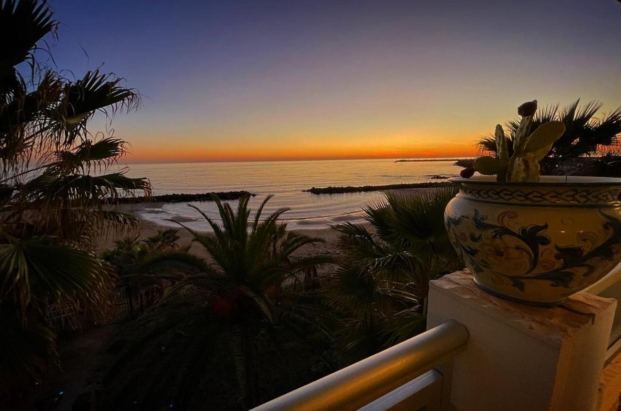 Hotel Sul Mare Al Gabbiano Scoglitti Exterior foto