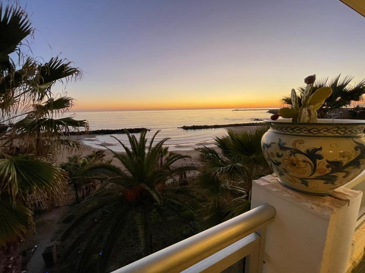 Hotel Sul Mare Al Gabbiano Scoglitti Exterior foto