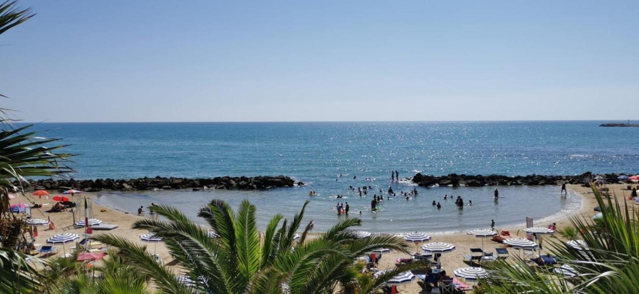 Hotel Sul Mare Al Gabbiano Scoglitti Exterior foto