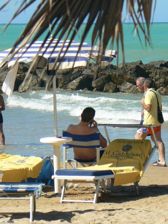 Hotel Sul Mare Al Gabbiano Scoglitti Exterior foto