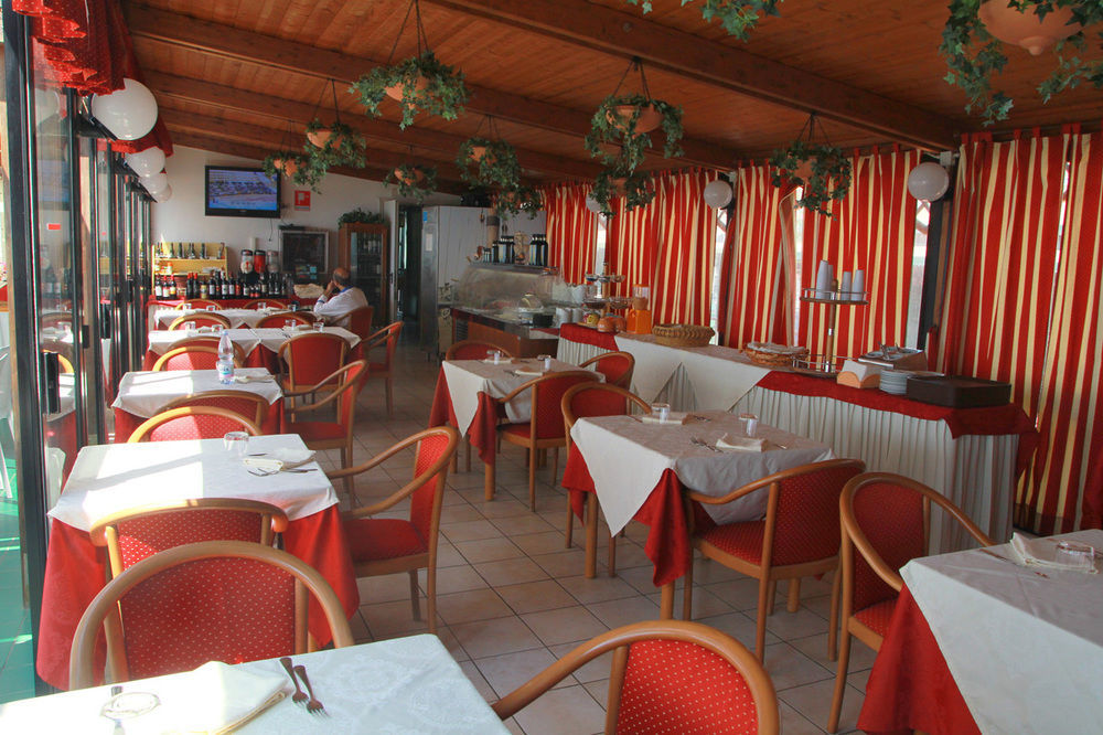 Hotel Sul Mare Al Gabbiano Scoglitti Exterior foto