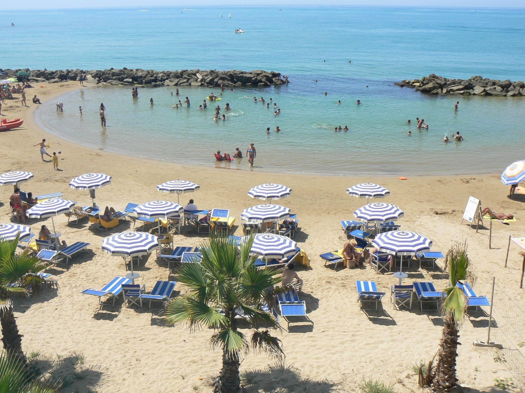 Hotel Sul Mare Al Gabbiano Scoglitti Exterior foto